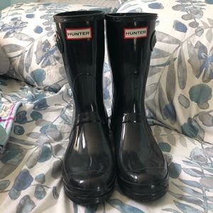 short black hunter boots